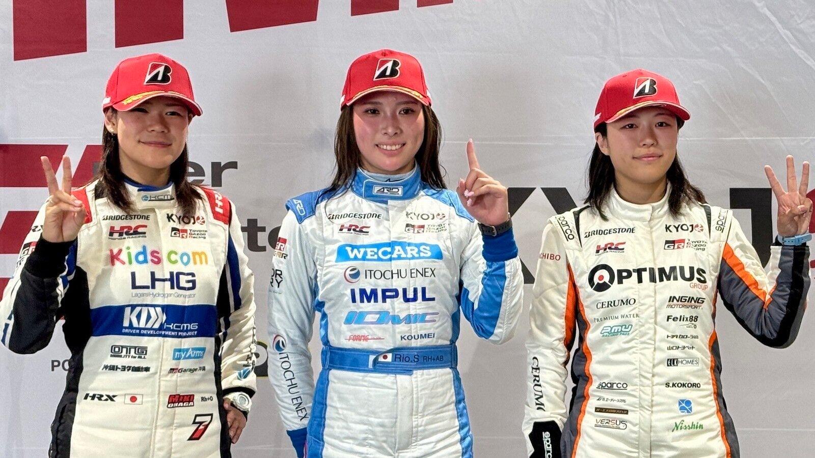 左:翁長実希選手 中:下野璃央選手 右:佐藤こころ選手