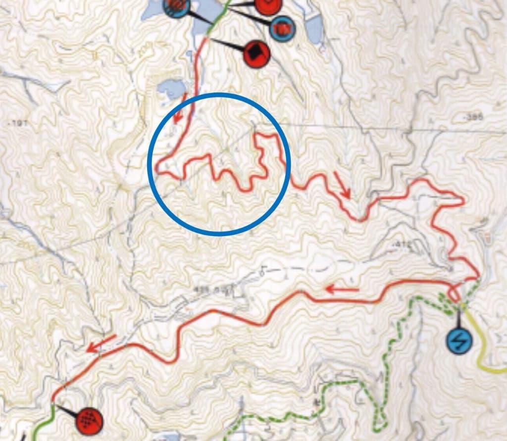 スタジオで保井選手が読み上げたのは、青い円で囲まれたラリー三河湾のコース