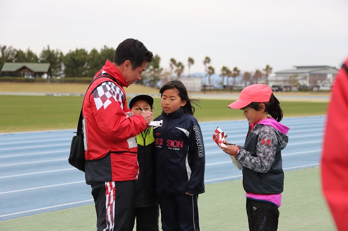 田原陸上19サイン会監督.JPG